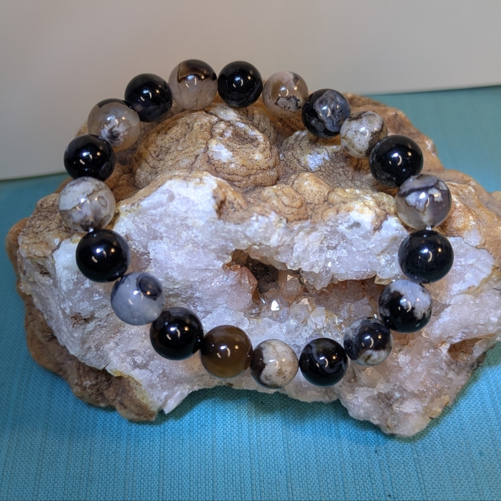 Stunning black flower agate bracelet